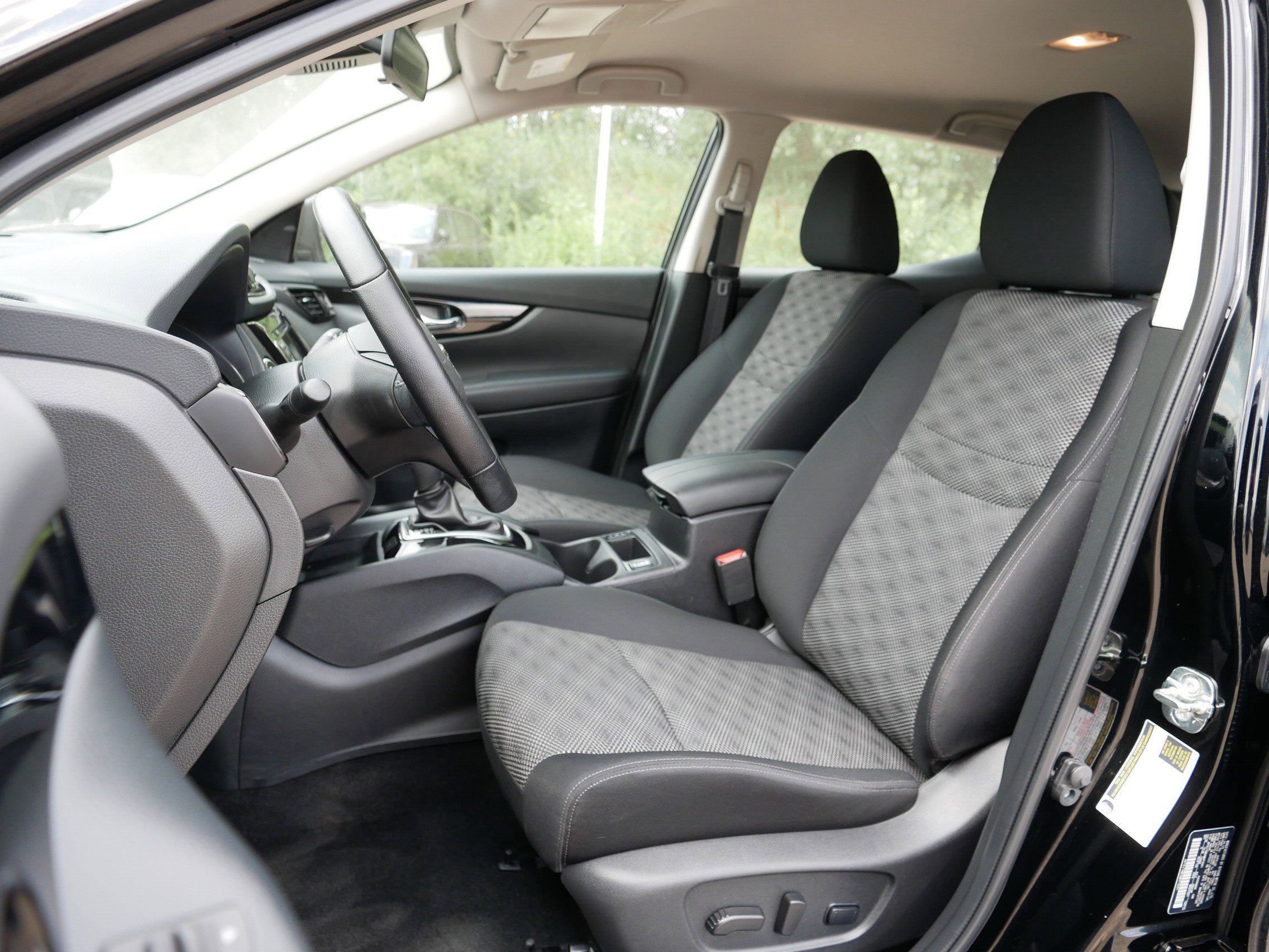 2022 Nissan Rogue Sport SV photo 33