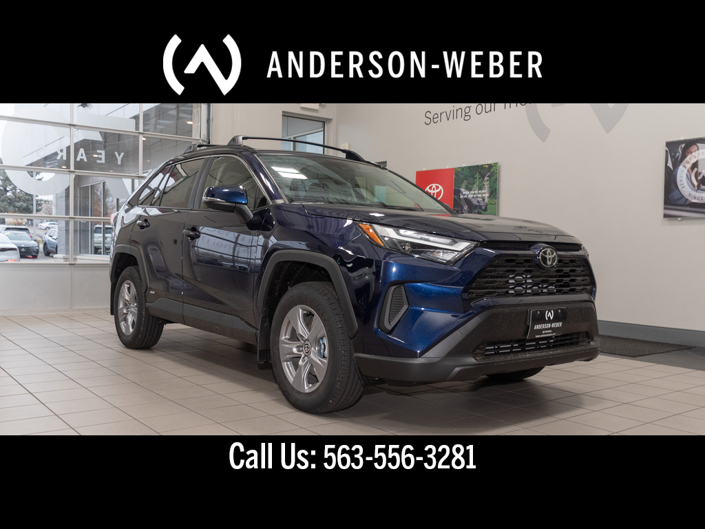 2025 Toyota RAV4 XLE's photo