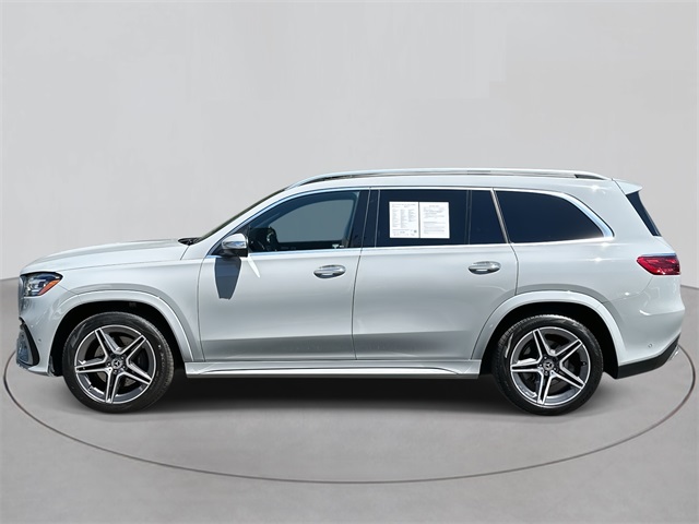 2024 Mercedes Benz GLS 450 4MATIC photo 2