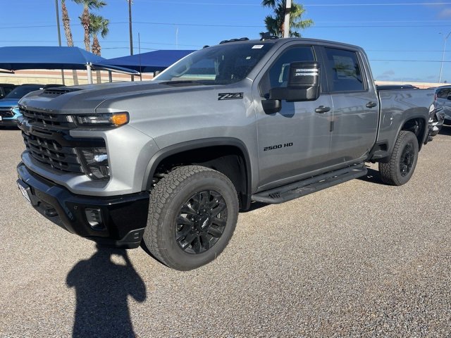 2026 Chevrolet Silverado 2500HD Custom photo 3