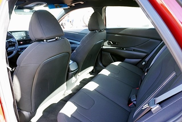 Used 2025 Red Hyundai SEL Sport image 15