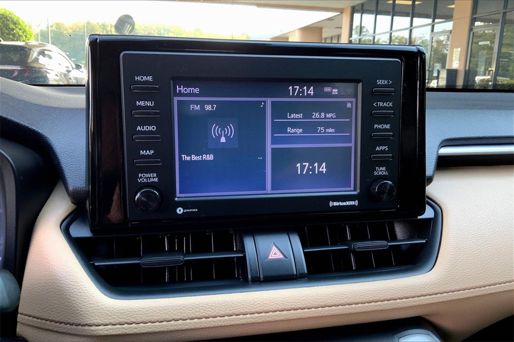 2021 Toyota RAV4 XLE photo 32