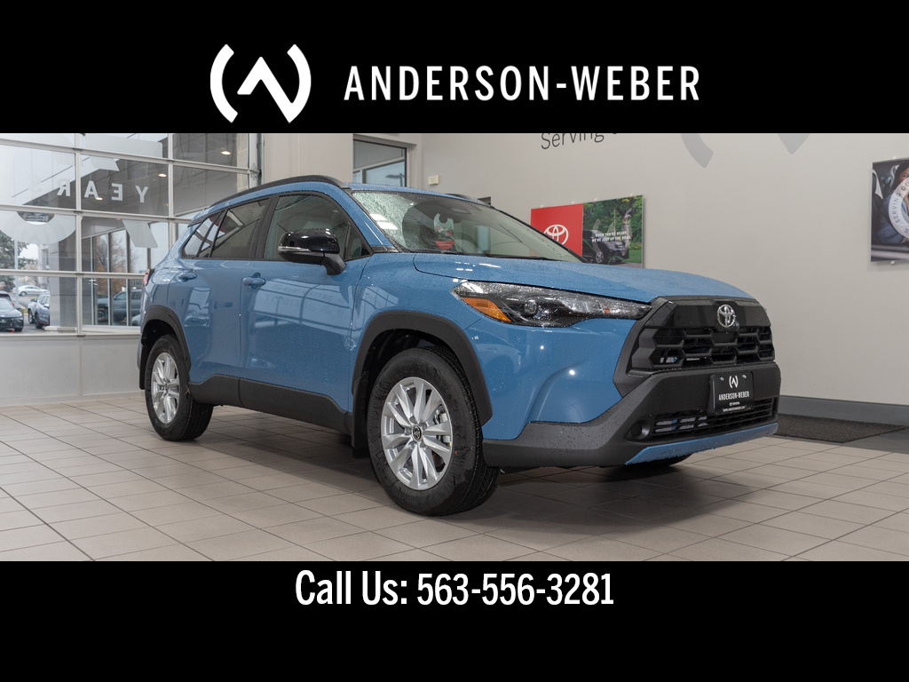 2026 Toyota Corolla Cross LE's photo