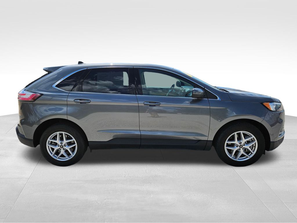 2024 Ford Edge SEL photo 4