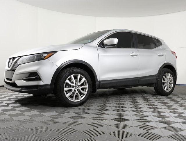 2021 Nissan Rogue Sport S's photo