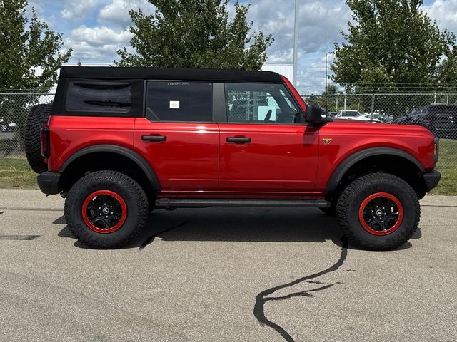 2024 Ford Bronco Badlands photo 2