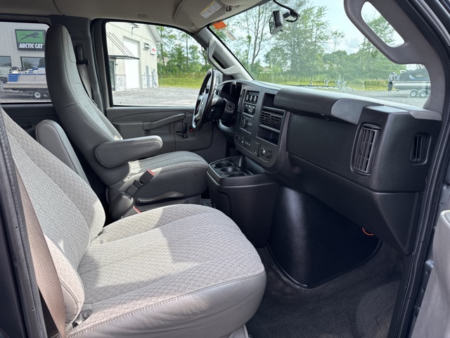 2017 Chevrolet Express Passenger 2500 LS photo 18