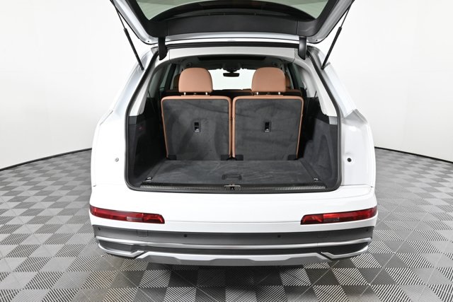 2024 Audi Q7 45 Premium photo 8