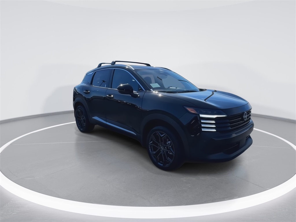 2026 Nissan Kicks SR photo 2