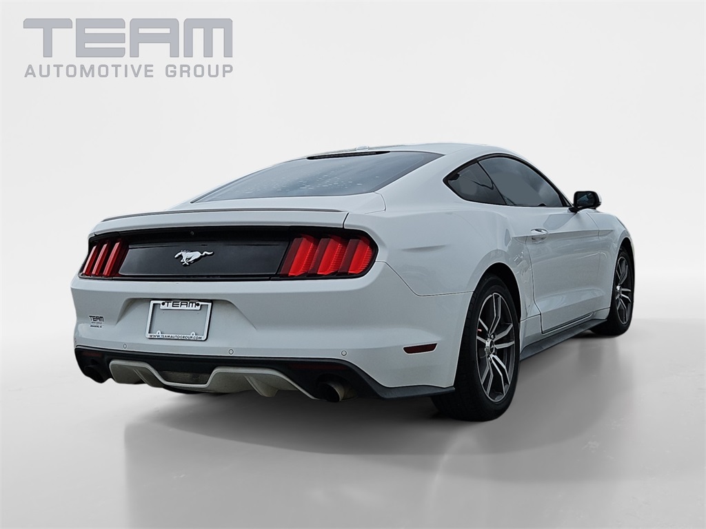 2017 Ford Mustang EcoBoost Premium photo 4