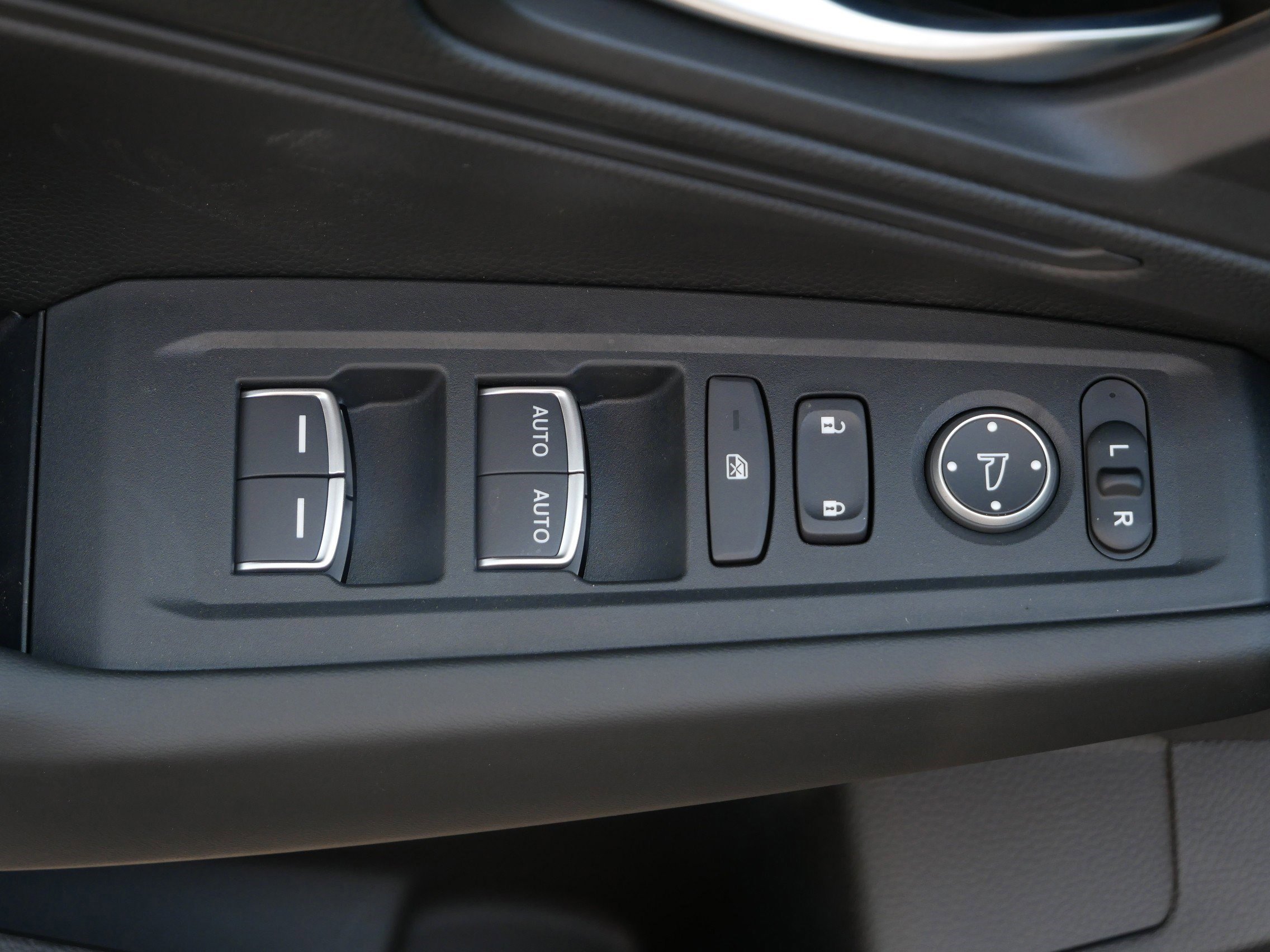 2025 Honda Accord LX photo 15