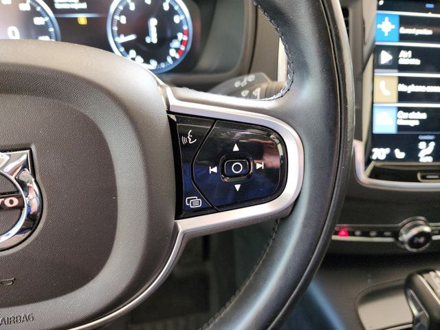 2022 Volvo XC90 T5 Momentum photo 20