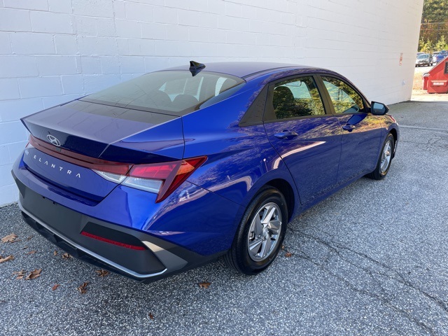 2025 Hyundai Elantra SE photo 4