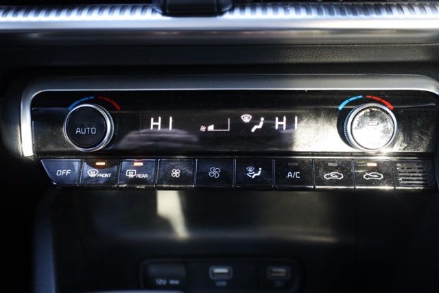 2022 Kia K5 GT-Line photo 24