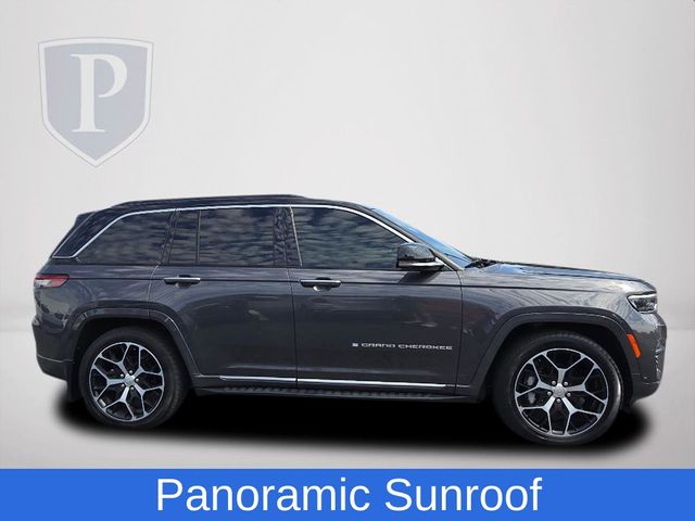 2024 Jeep Grand Cherokee Summit photo 3