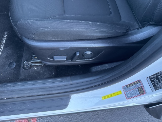 2022 Hyundai Tucson SEL Convenience photo 2