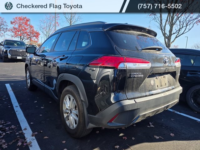 2023 Toyota Corolla Cross LE photo 2