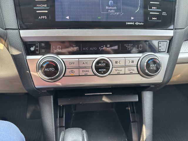 2017 Subaru Outback 2.5i Premium photo 18
