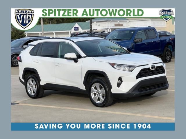 2021 Toyota RAV4 XLE's photo