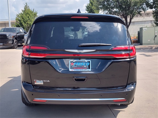 2026 Chrysler Pacifica photo 4