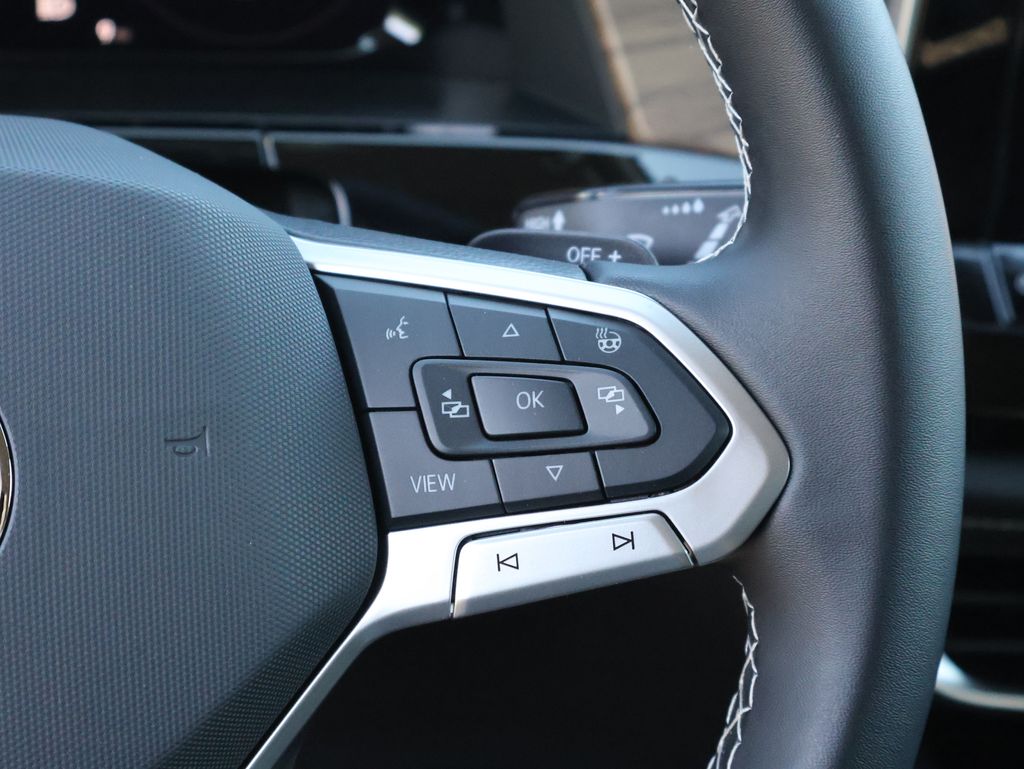 2025 Volkswagen Atlas SE Technology photo 31