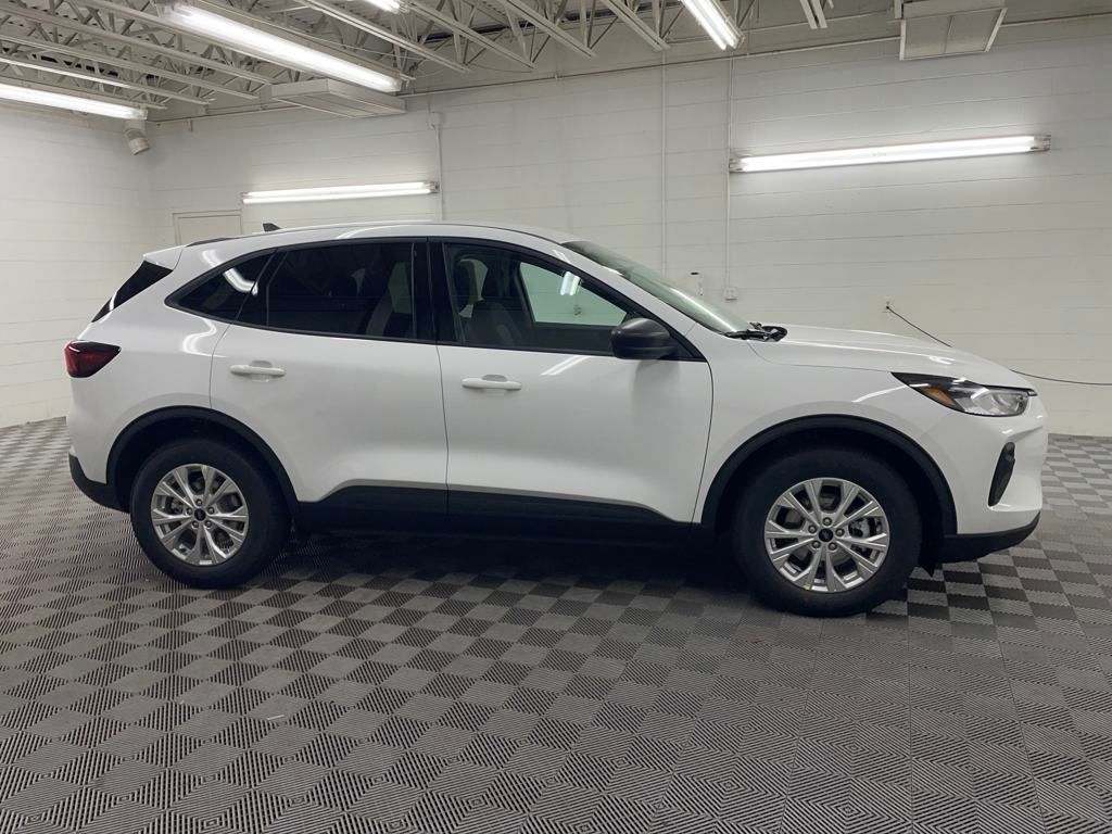 2025 Ford Escape Active photo 2