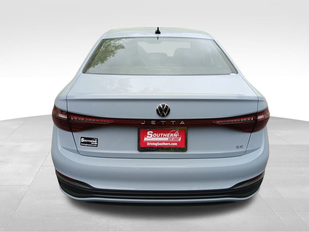 2025 Volkswagen Jetta SE photo 4