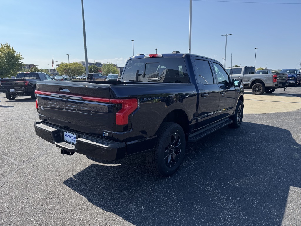 2025 Ford F-150 Lightning Lariat photo 3