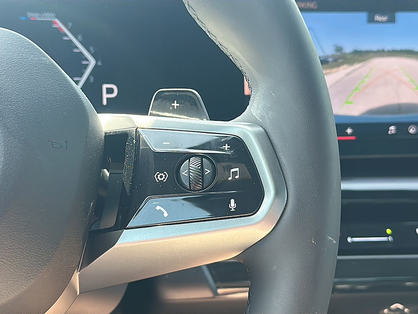 New 2025 Brooklyn Grey Metallic BMW i image 16