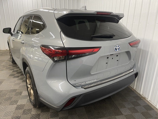 2022 Toyota Highlander Hybrid Bronze Edition photo 4