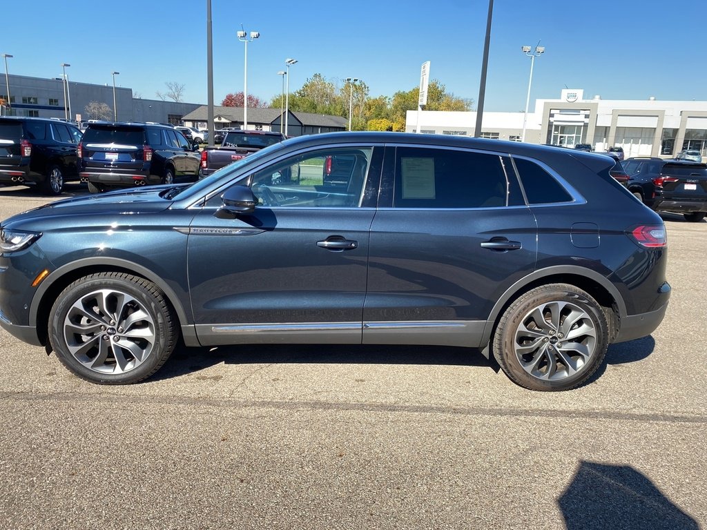 2023 Lincoln Nautilus Reserve photo 2