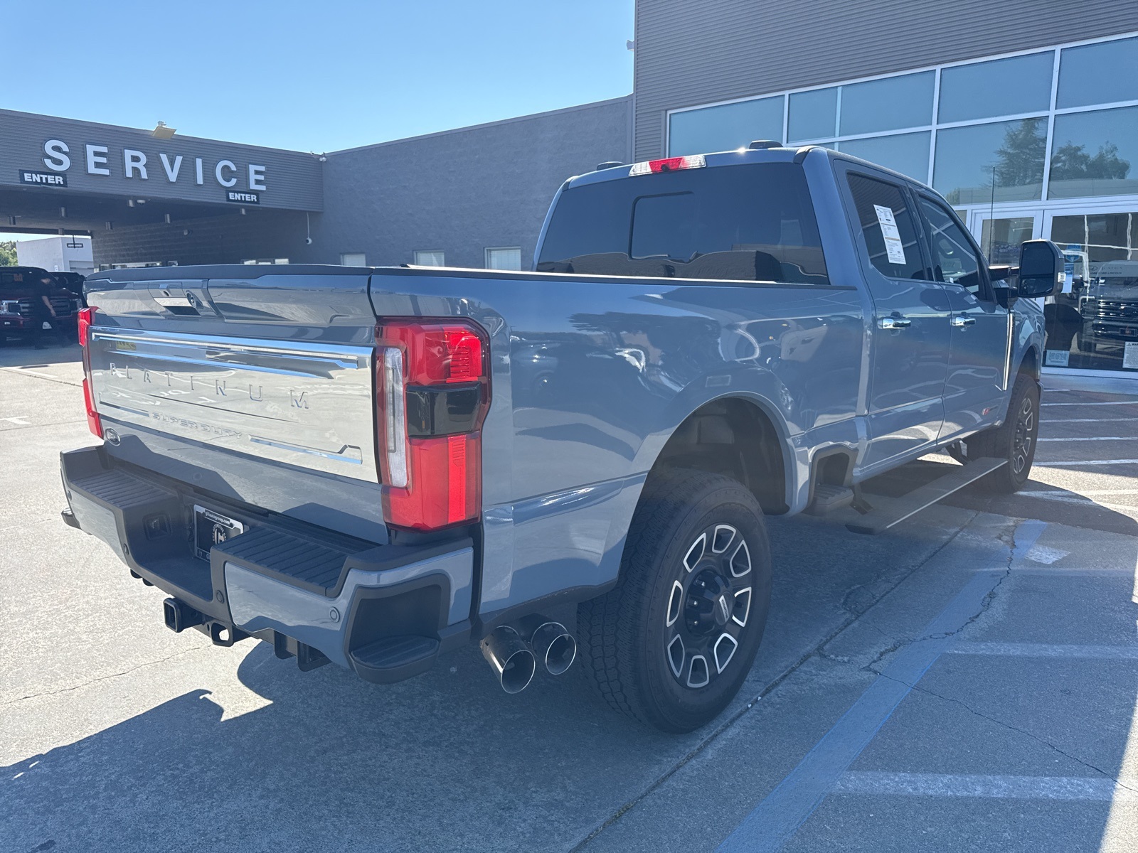 2023 Ford F-250 Platinum photo 4