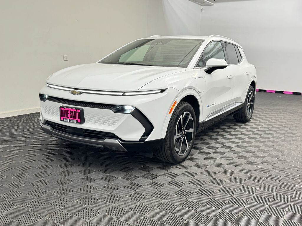 Used 2024 Summit White Chevrolet LT image 1
