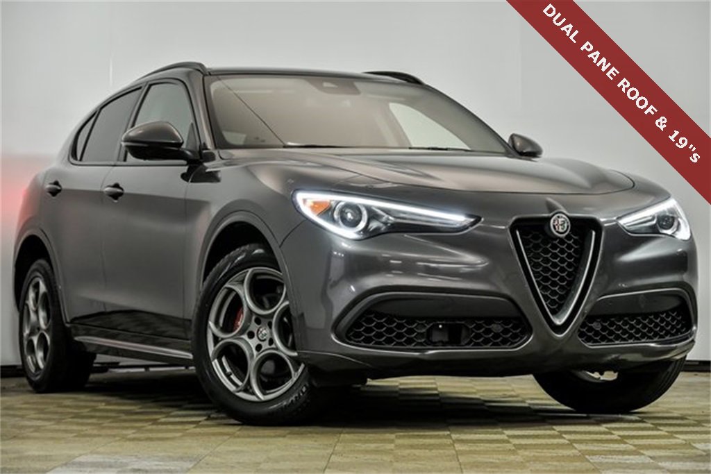 2020 Alfa Romeo Stelvio Sport's photo