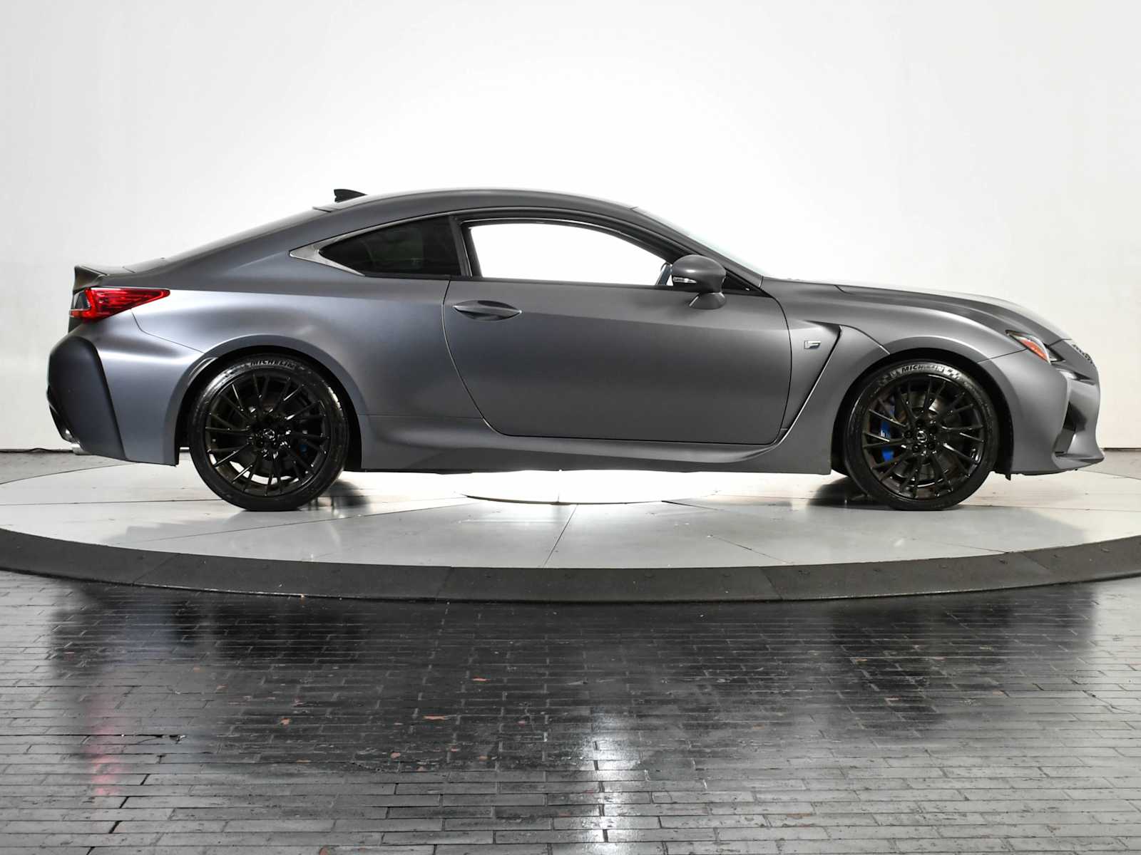 2019 Lexus RC F photo 6