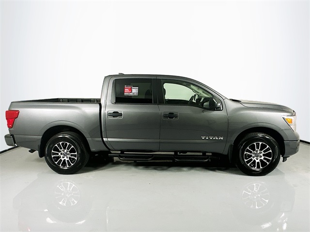 2024 Nissan Titan SV photo 9