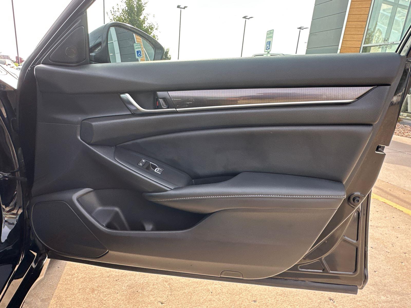 2022 Honda Accord Sport photo 24