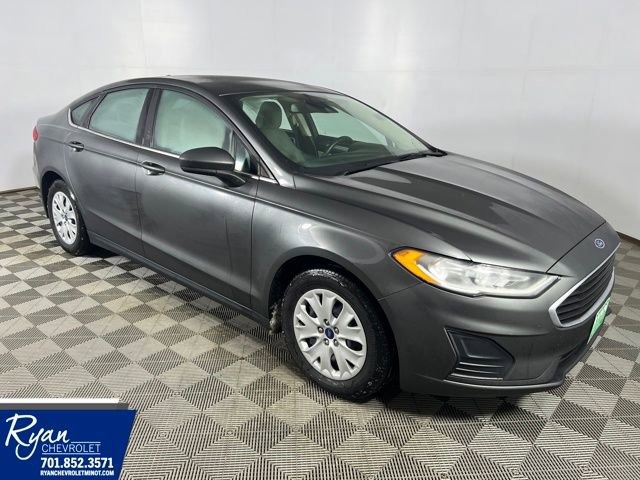 2020 Ford Fusion S's photo
