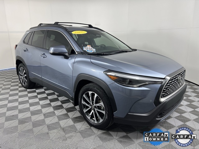 2024 Toyota Corolla Cross XLE's photo