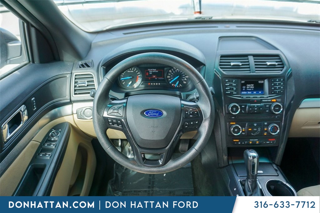 2016 Ford Explorer Base photo 4