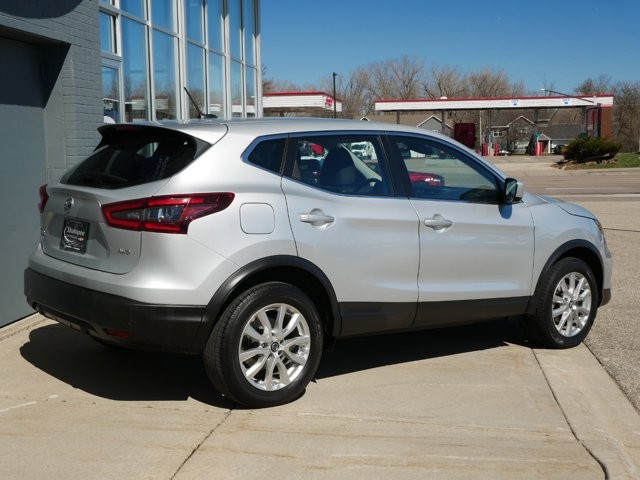 2021 Nissan Rogue Sport S photo 3