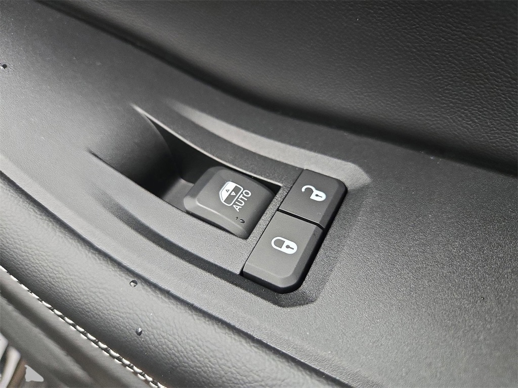2025 Jeep Grand Cherokee Limited photo 31