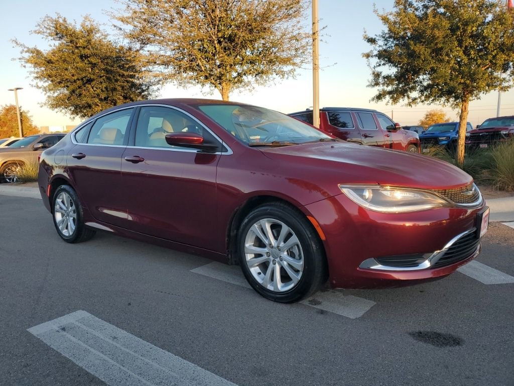 2015 Chrysler 200 Limited's photo