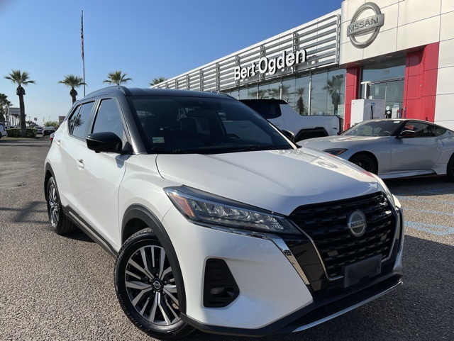 2021 Nissan Kicks SR's photo