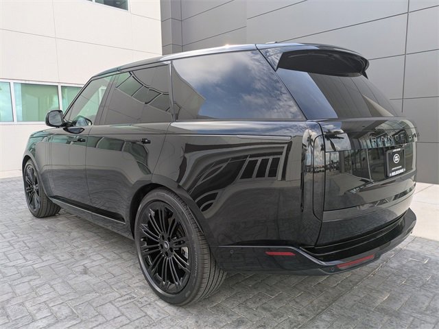 2025 Land Rover Range Rover SE photo 6