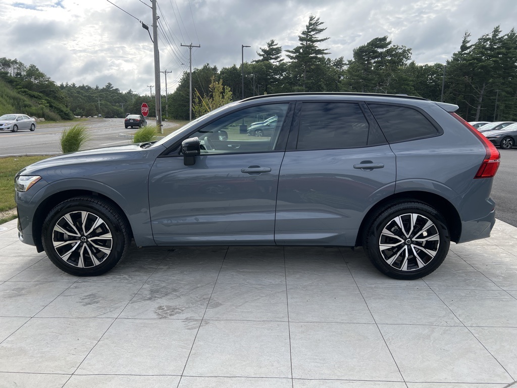 2023 Volvo XC60 B5 Plus photo 4