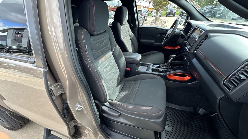 2022 Nissan Frontier Crew Cab PRO-4X photo 25