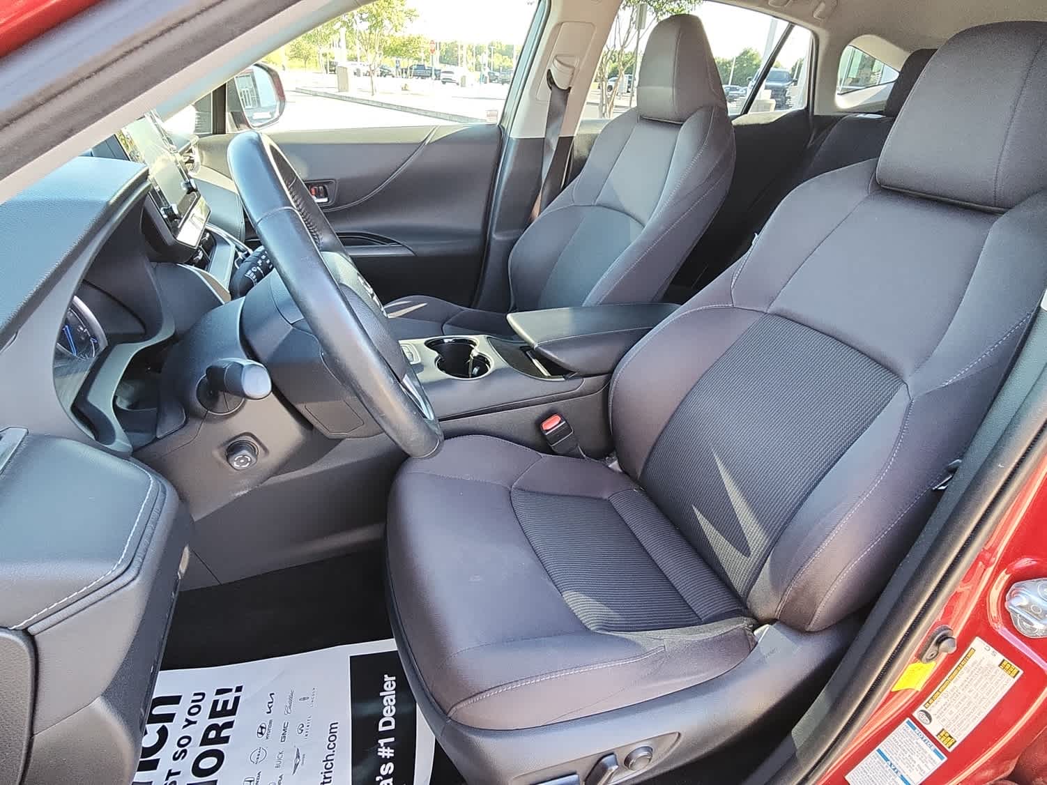 2022 Toyota Venza LE photo 10