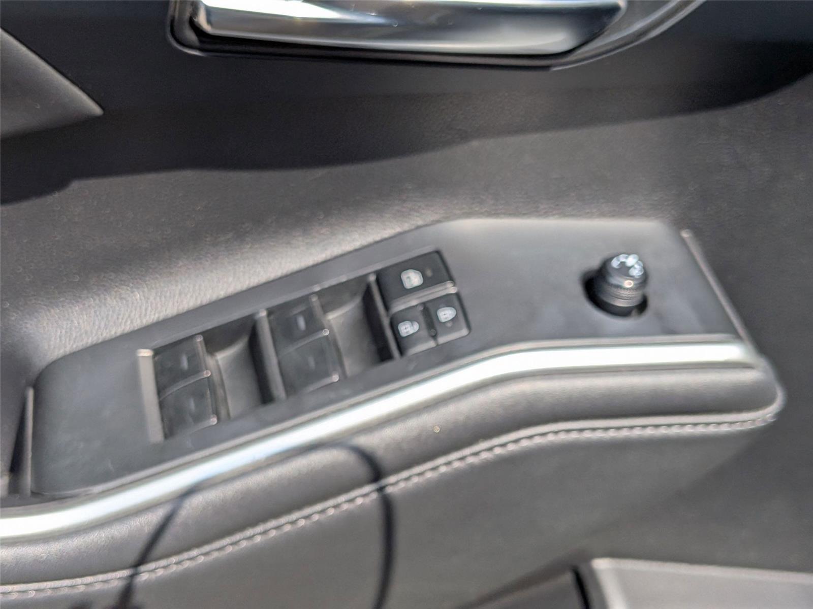 2022 Toyota Highlander XLE photo 12