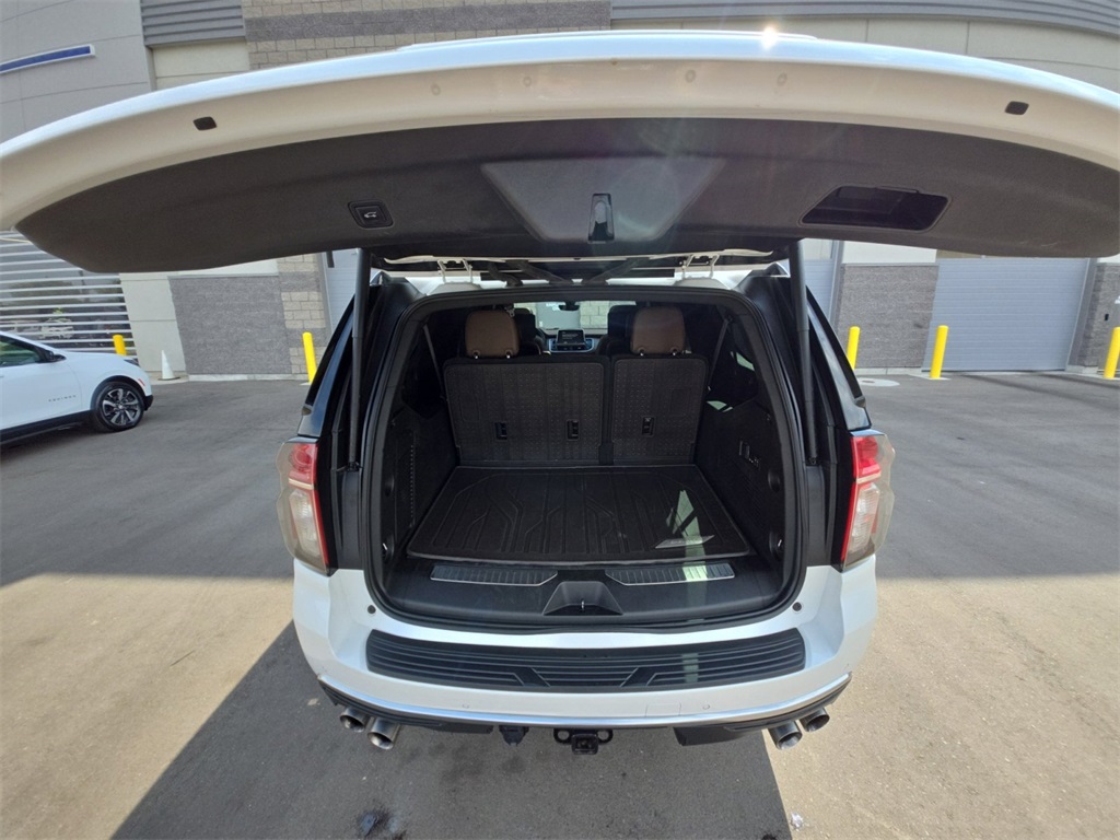 2021 Chevrolet Suburban High Country photo 15